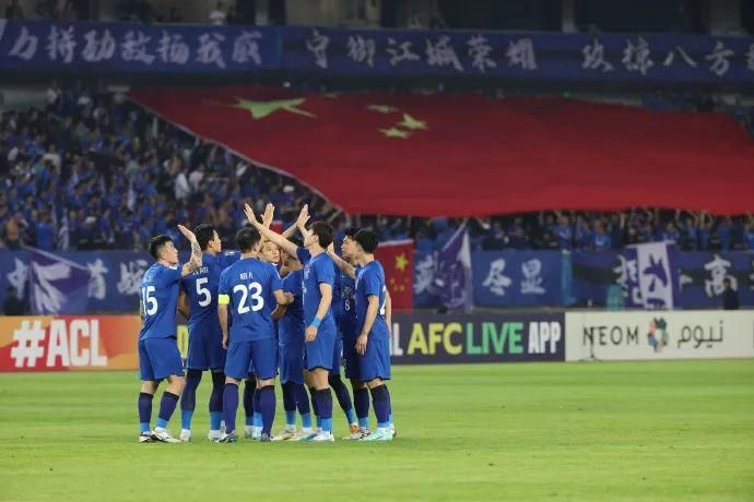 全场比赛结束，阿森纳2-1狼队。